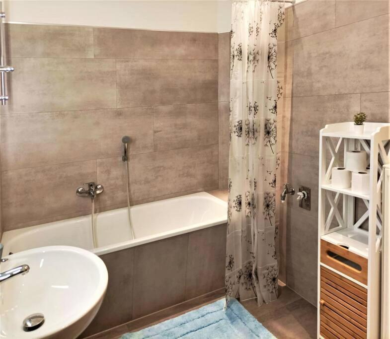 Modernes Apartment Mit Balkon Magdeburgo Esterno foto